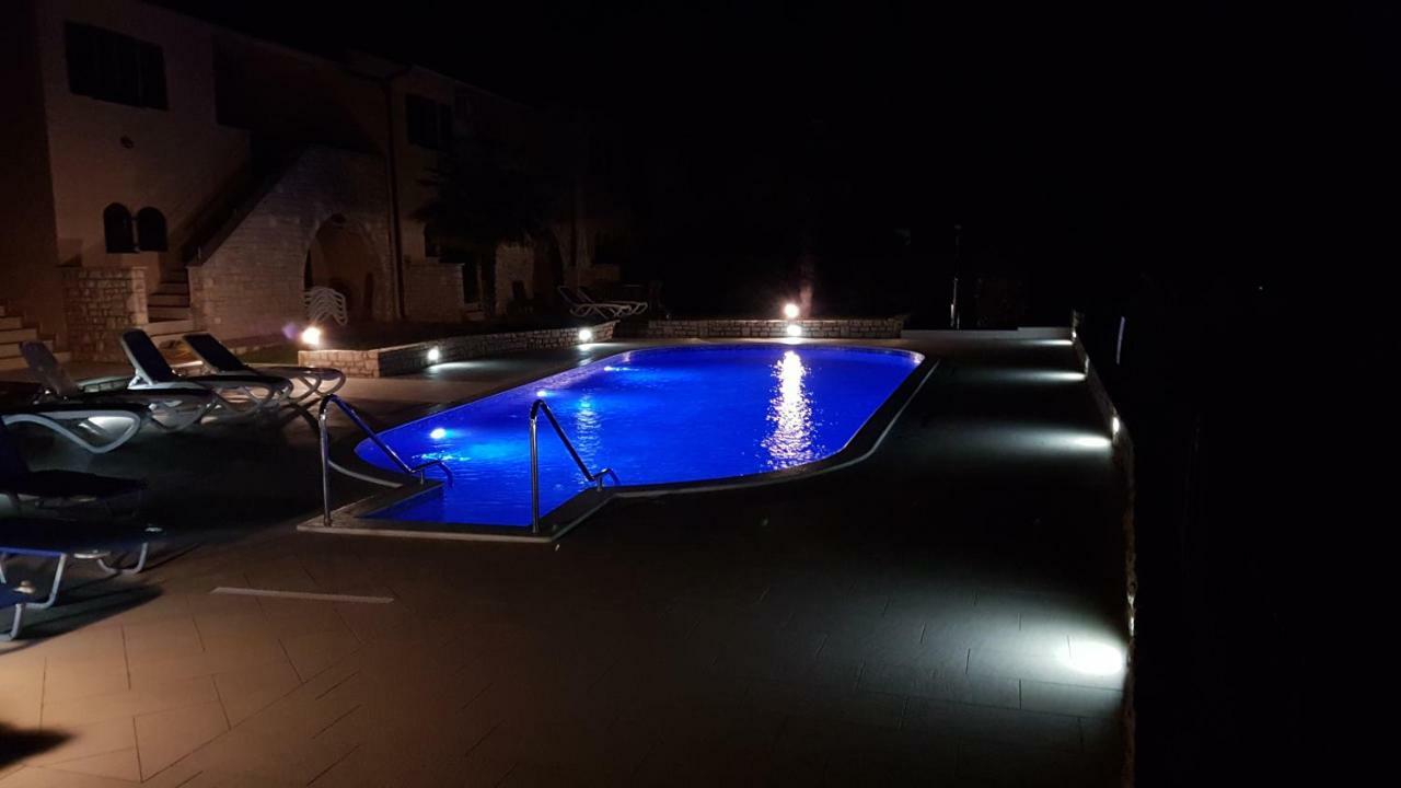 Holiday Home Marina Kaštelir Eksteriør bilde