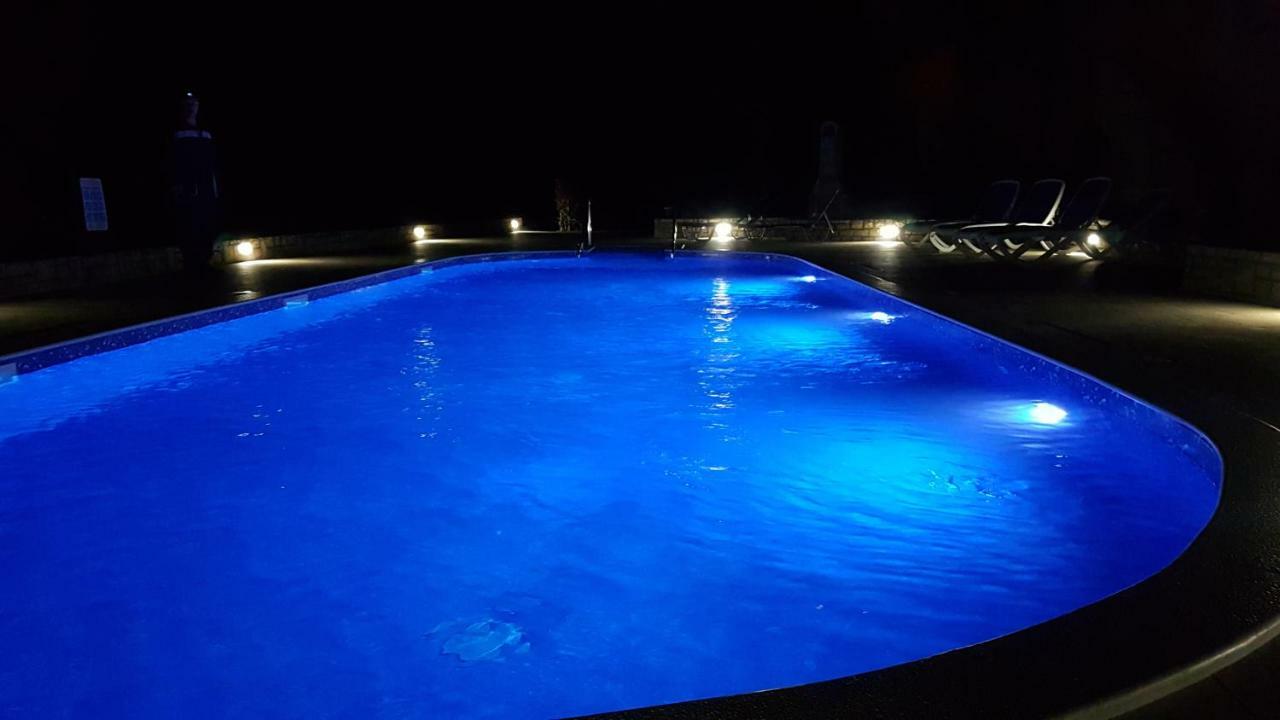 Holiday Home Marina Kaštelir Eksteriør bilde
