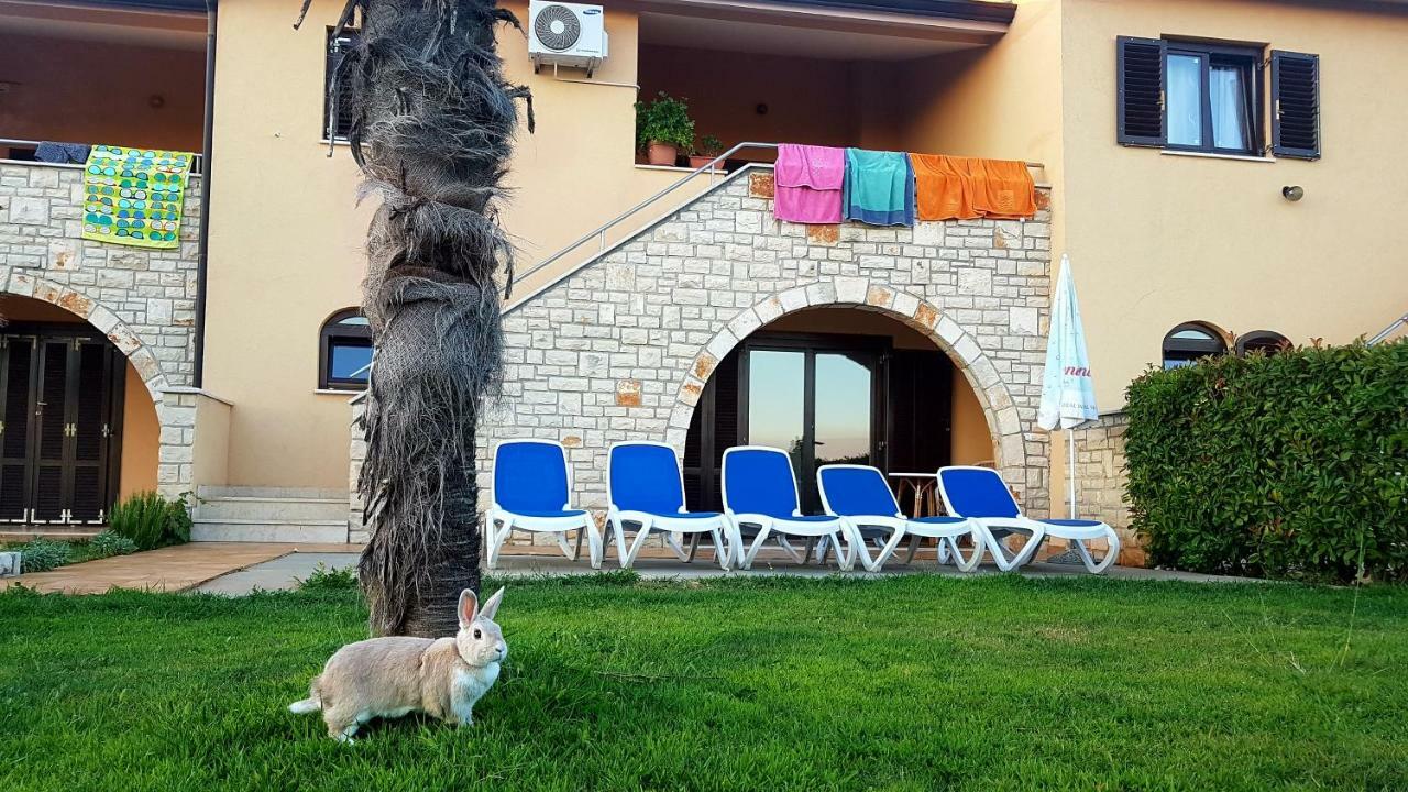 Holiday Home Marina Kaštelir Eksteriør bilde