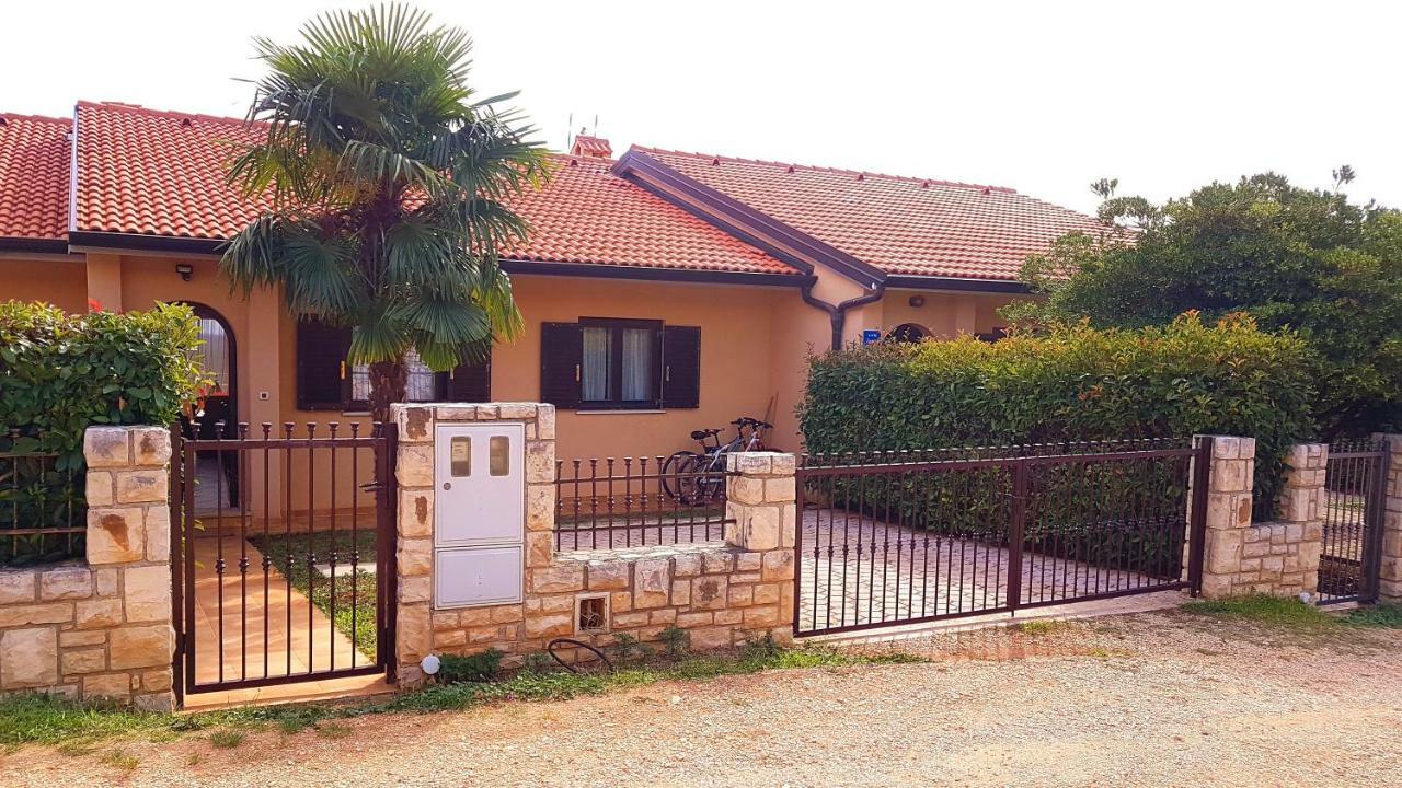 Holiday Home Marina Kaštelir Eksteriør bilde