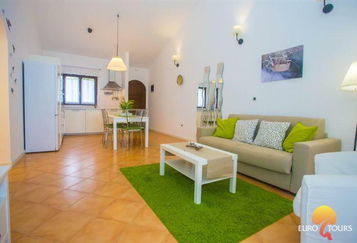 Holiday Home Marina Kaštelir Eksteriør bilde